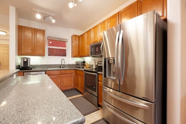 Foto del edificio - 2 bedroom with flex office space near Convention Center Downtown!