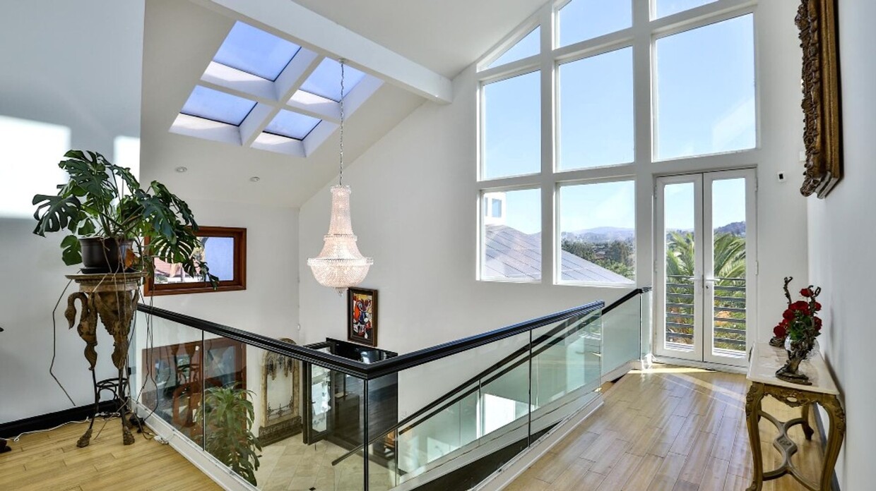 Primary Photo - Room Rental in Villa Park