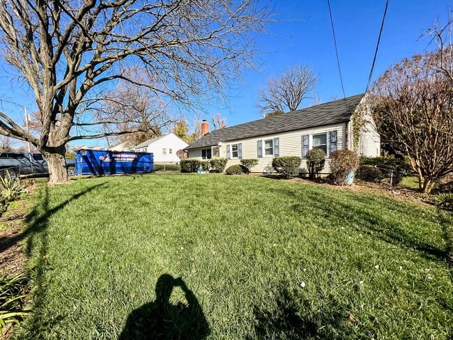 Photo - Cheerful 3 Bedroom 2 Bathroom With Office ... House