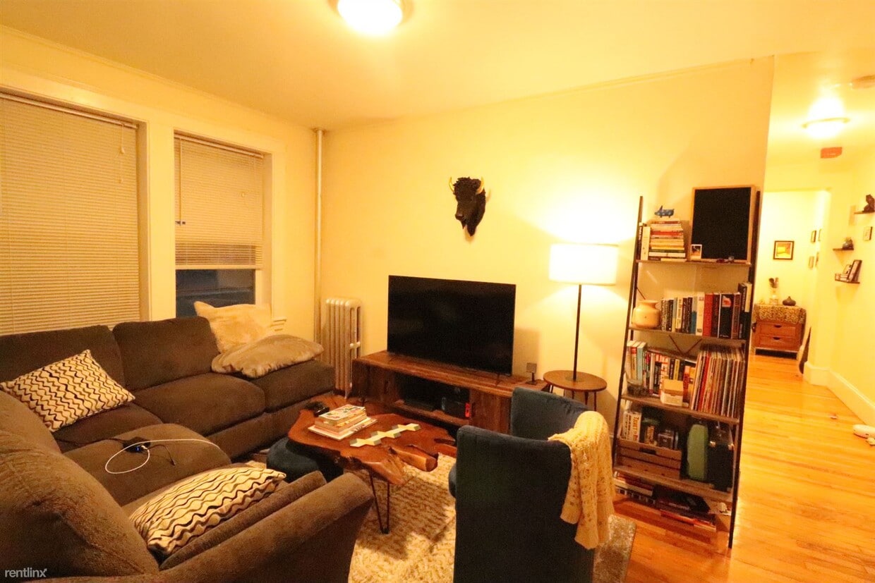 2 br, 1 bath - 155 Summer St Apt 3F - 2 br, 1 bath  - 155 Summer St Apt 3F