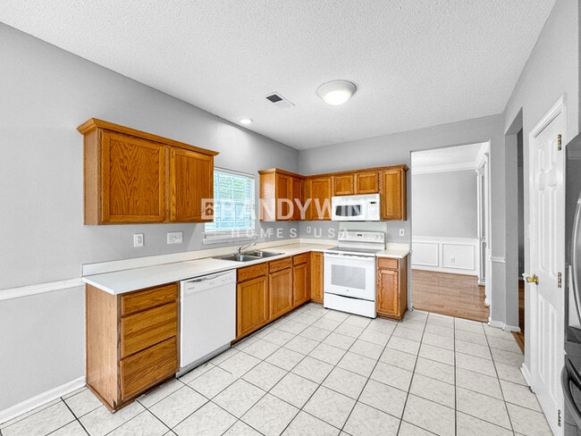 Foto del edificio - 4154 Whitney Pl NW