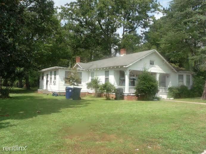 904 1/2 Carolina Ave, Kinston, NC 28504 Condo for Rent in Kinston, NC