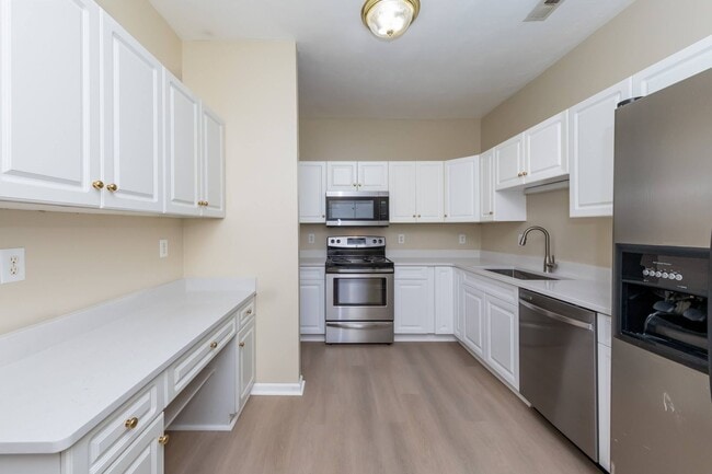 Foto del edificio - 409 Belmont Cir