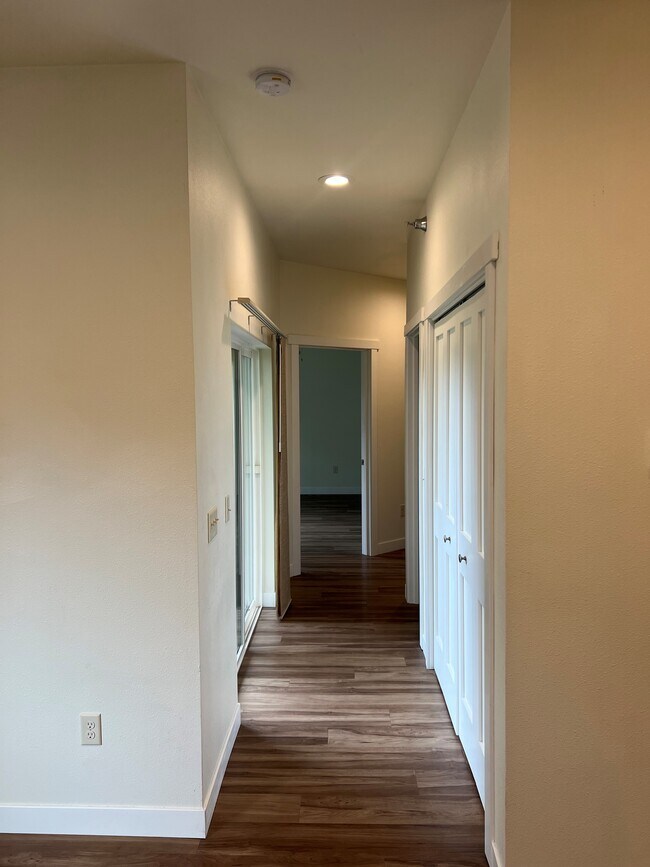 Apartamento 103 - 916 Cedar Dr