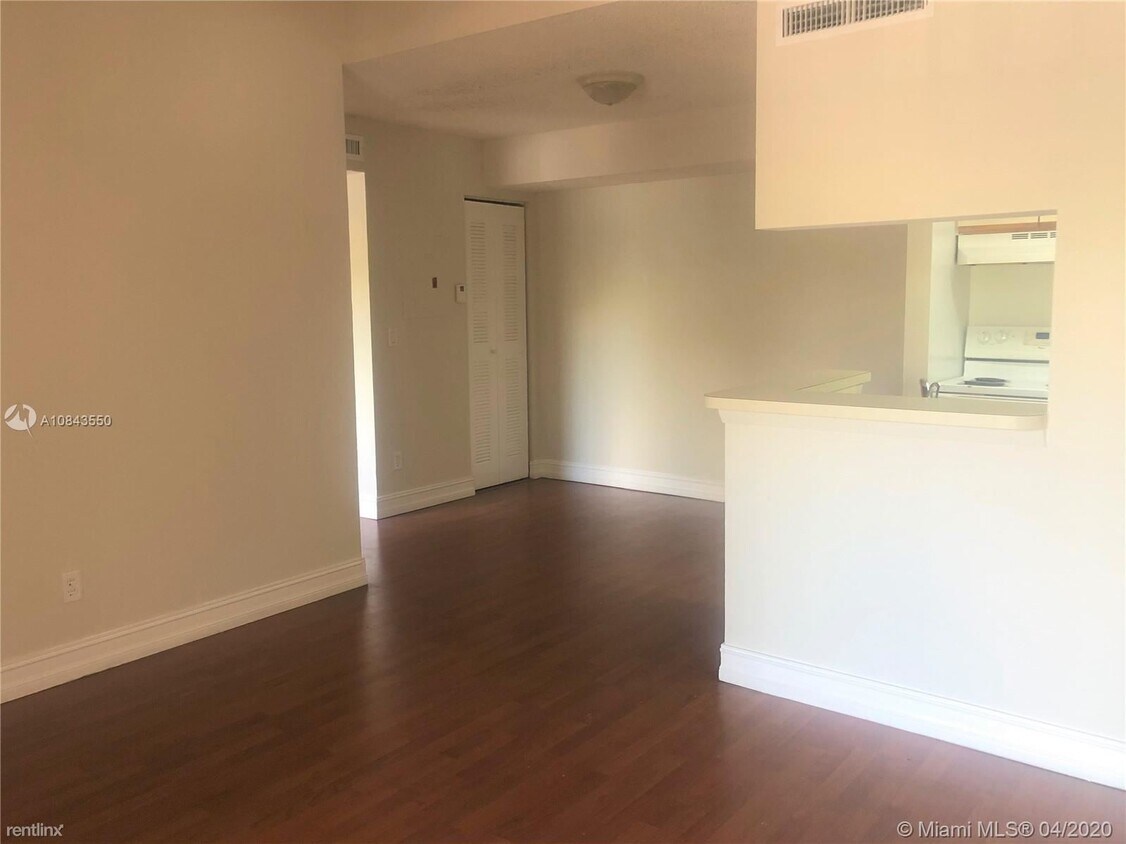 Primary Photo - 2 br, 1 bath Condo - 8333 Pines Blvd