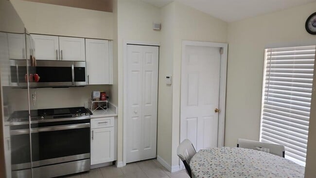 Building Photo - 15405 Margaux Dr