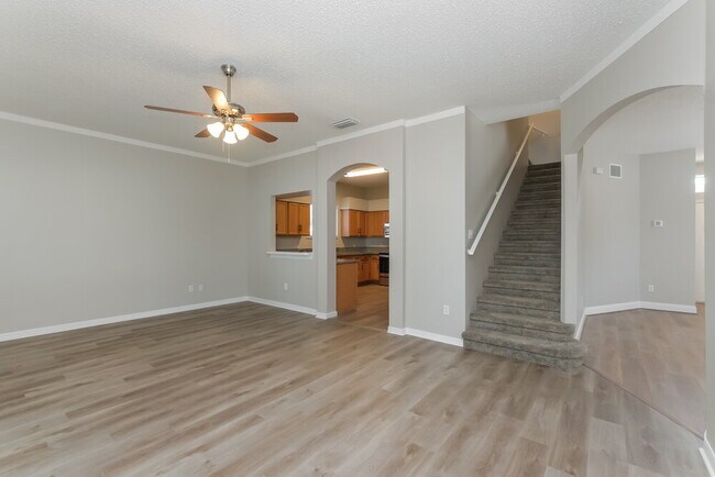 Building Photo - 12812 Longcrest Dr