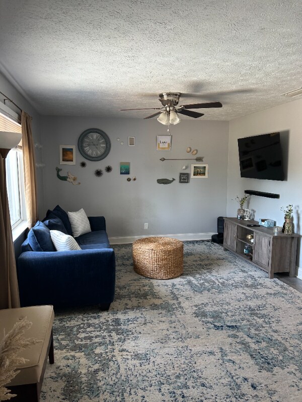 Foto del edificio - 1402 Clay Ave