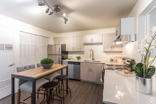 2HAB, 2BA - 825 ft² - Calaveras