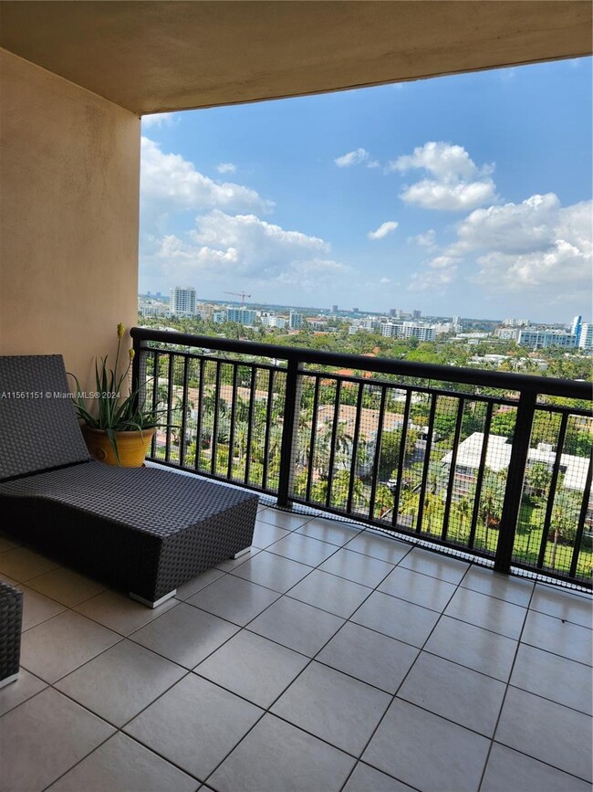 Foto del edificio - 10175 Collins Ave