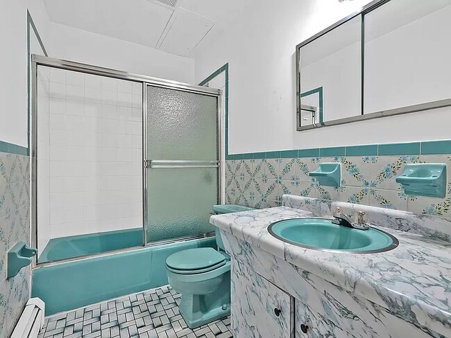 Foto del edificio - 17532 Devonshire Rd