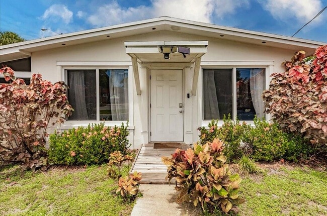 Foto del edificio - 422 Phippen Waiters Rd