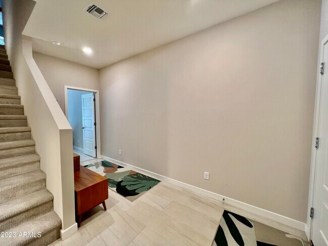 Foto del edificio - 2145 W Harmont Dr