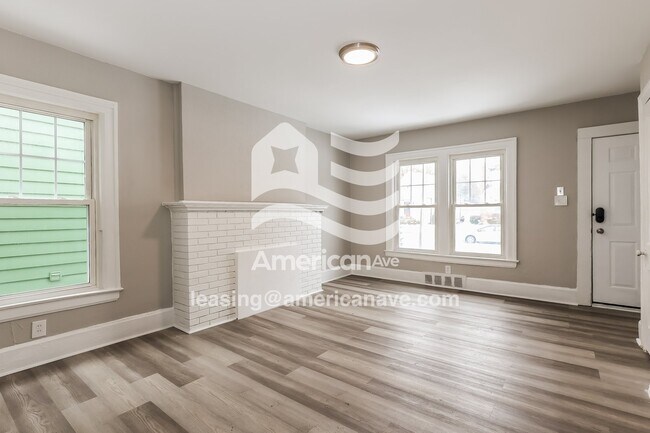 Building Photo - 922 Edgewood Dr