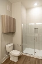 Building Photo - Crowne at 501