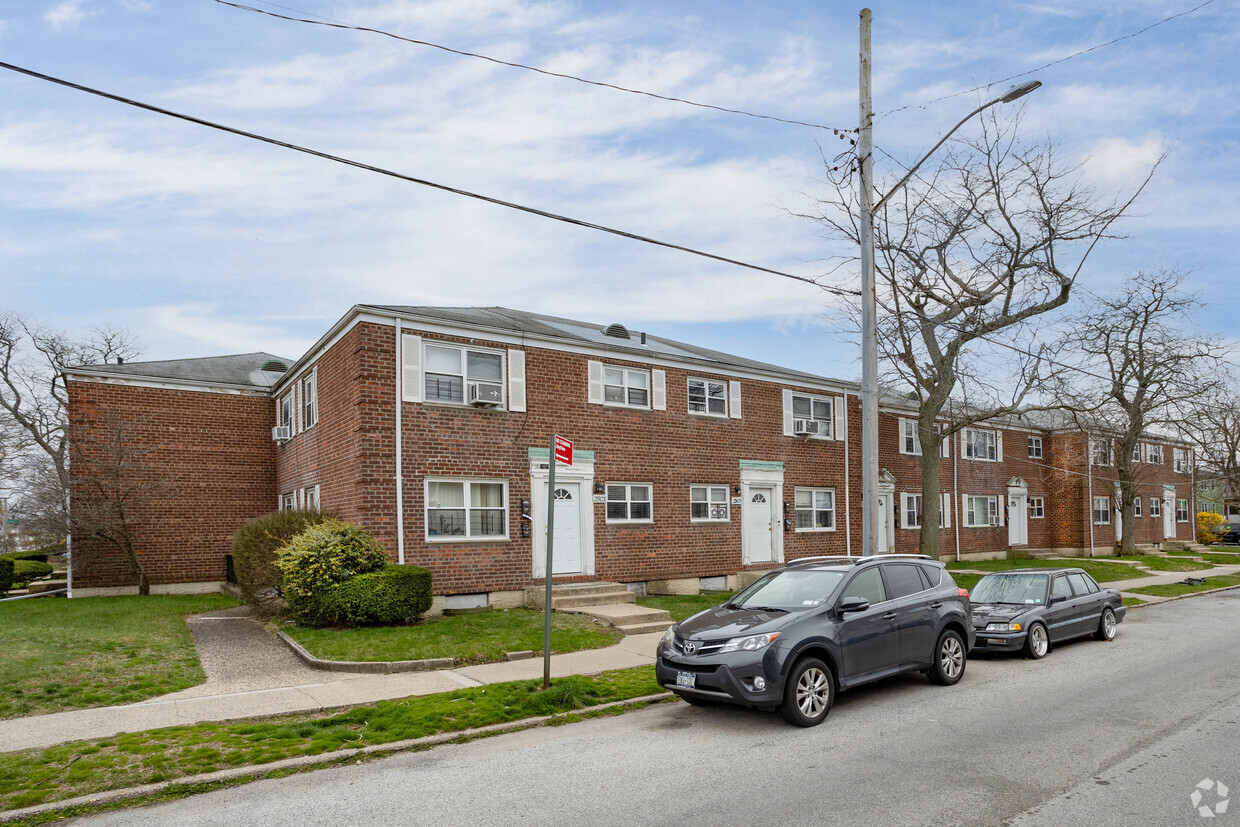 29-03-29-17 Bessemund Ave - 10-07 Hartman Ln