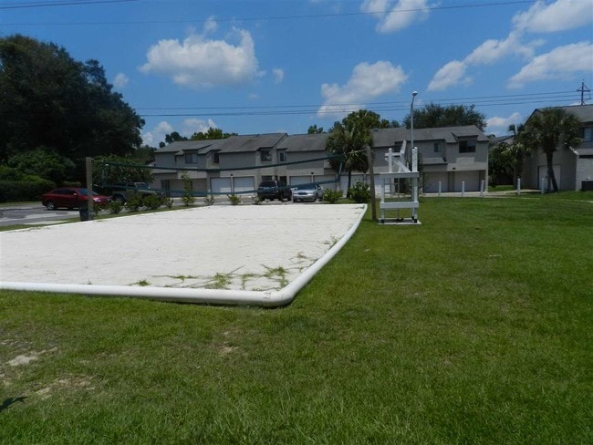 Building Photo - 1325 Airport Dr