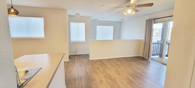 Foto del edificio - 127 Jules Dr