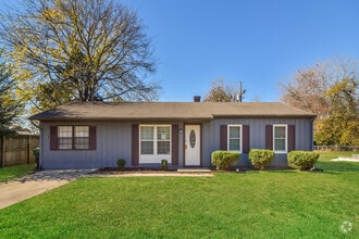 Building Photo - 2115 Fernbrook Dr NE