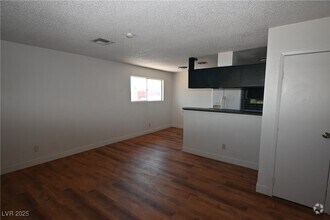 Building Photo - 1512 Cobb Ln