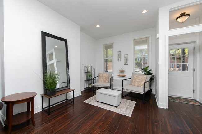 Foto del edificio - 2452 E Lehigh Ave