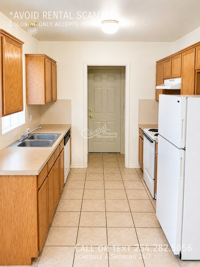 Building Photo - 4604 Bowles Dr