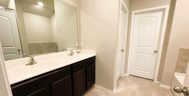 Foto del edificio - 14145 Redwood Forest Trail