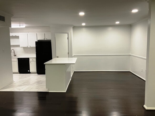 Dinning Room - 1001 Woodland Vlg