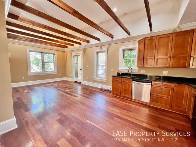 Foto del edificio - 936 Madison St NW