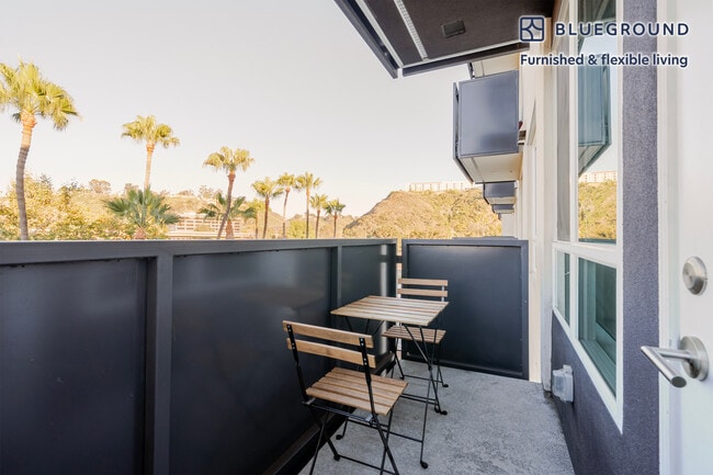 Building Photo - 310 Del Sol Dr
