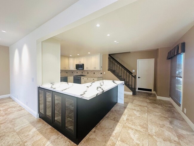 Foto del edificio - Beautiful 2-story pool home