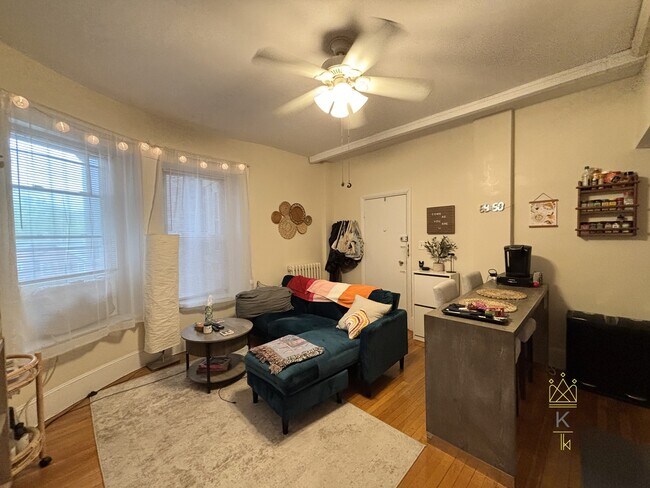 Foto del edificio - 1477 Beacon St