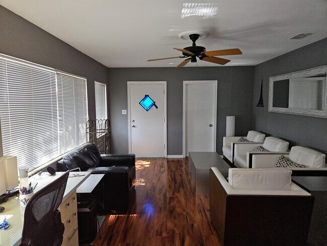 Foto del edificio - 2027 Beach Dr SE