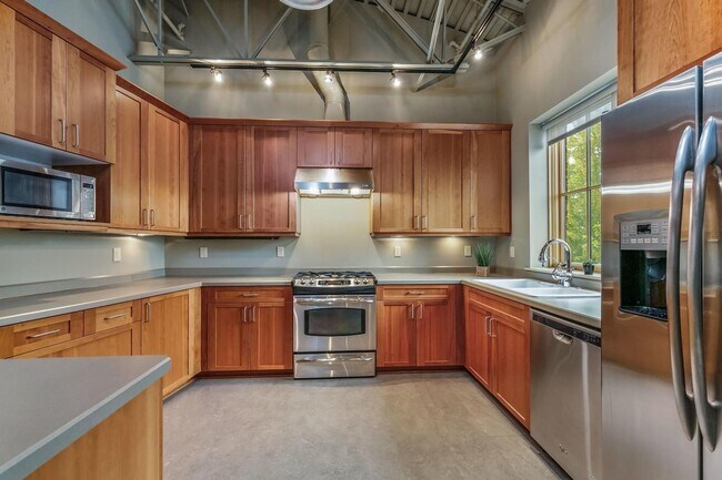 light filled kitchen - 706 SW Industrial Way