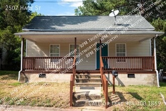 Building Photo - 2507 Hart St