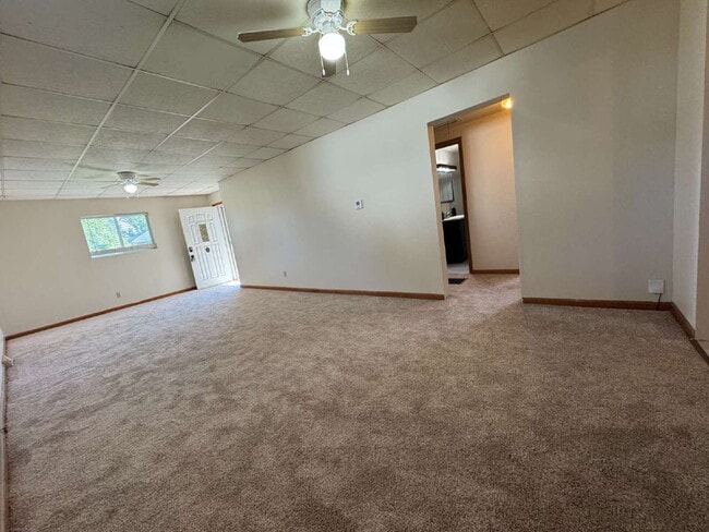Building Photo - "Charming 2-Bedroom Oasis in Springfield with Spacious Comfort!"
