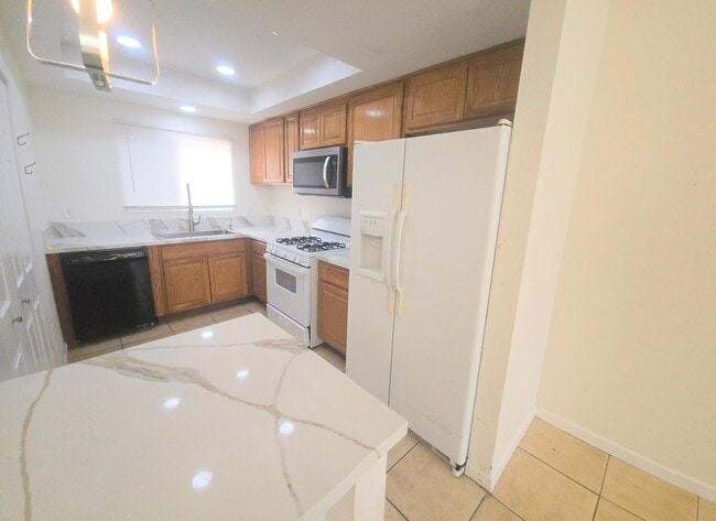 Building Photo - 48875 Gosden Ct