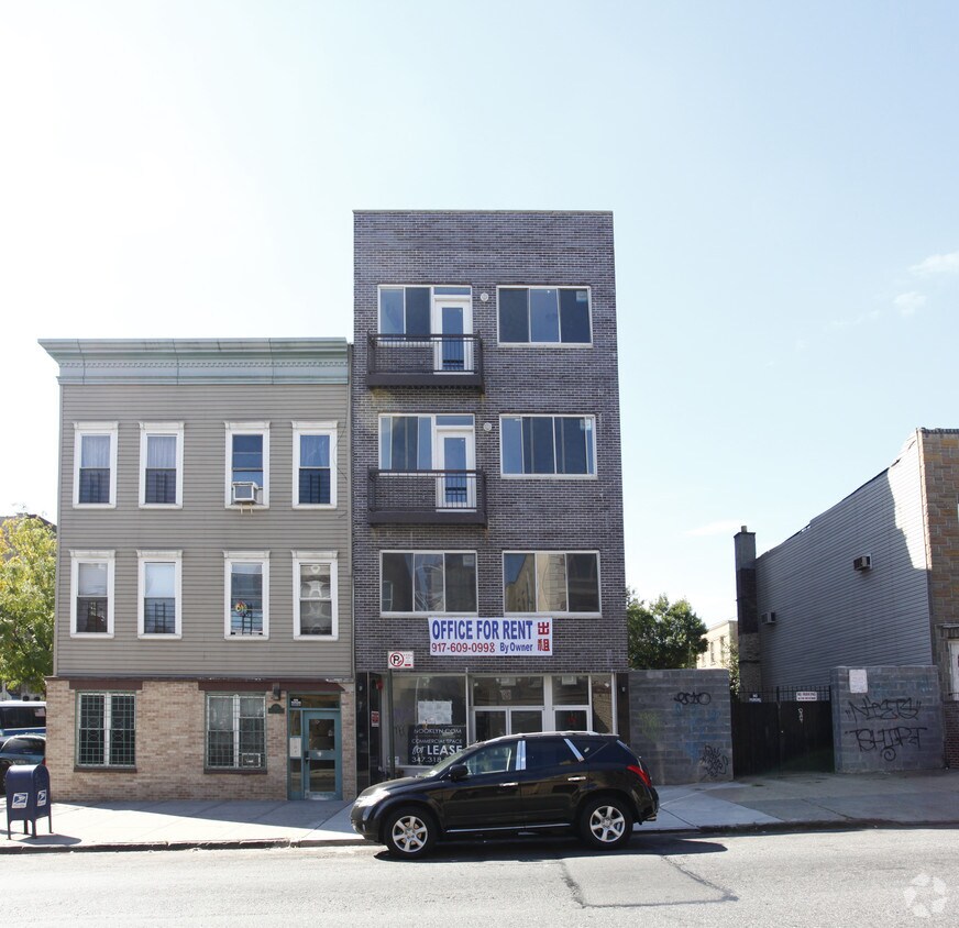 Building Photo - 176 Wilson Ave