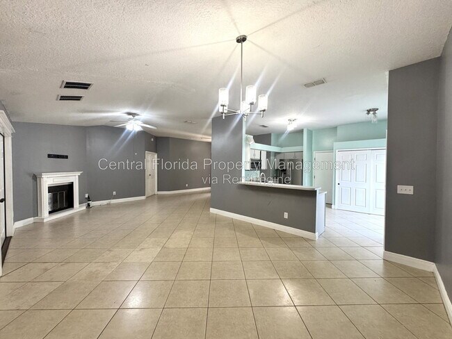 Foto del edificio - 8120 Lesia Cir
