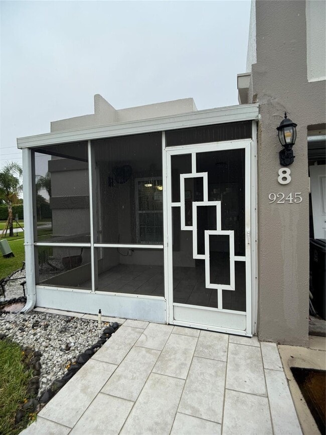 Foto del edificio - 9245 Flynn Cir