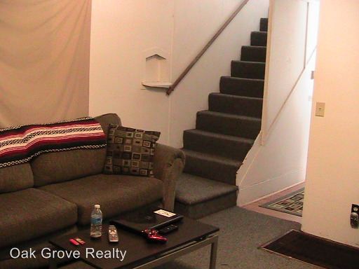 Building Photo - 467 Elm St