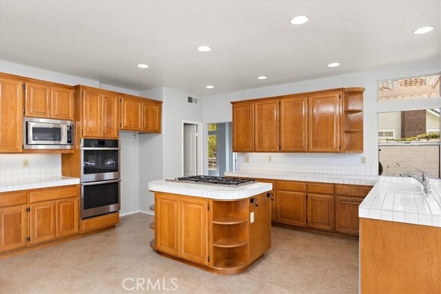 Building Photo - 3 Mantenida