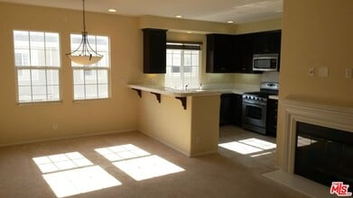 Building Photo - 15225 Kensington Park Dr