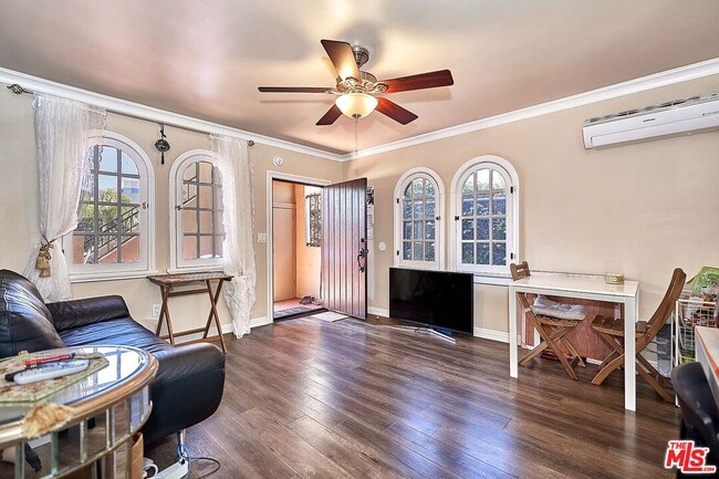 Foto del edificio - 1076 West Blvd