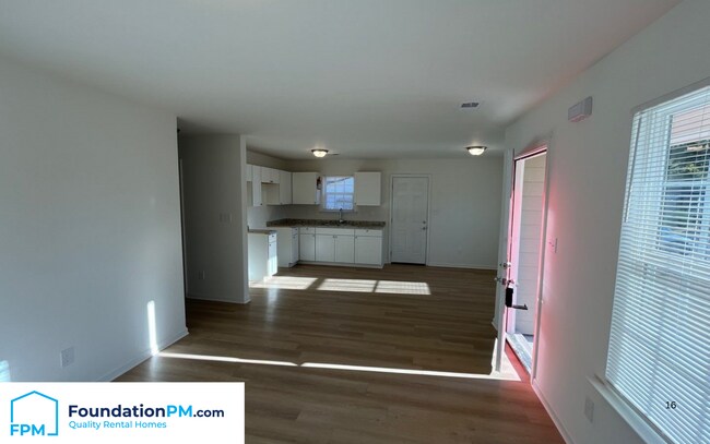 Foto del edificio - 388 McFarland Dr