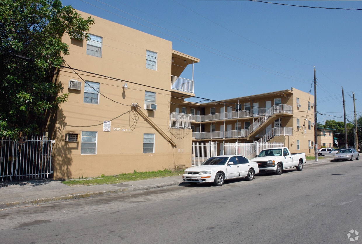 Building Photo - 1232 NW 1st Pl