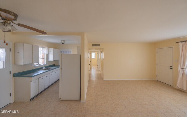 Building Photo - 3913 Titanic Ave