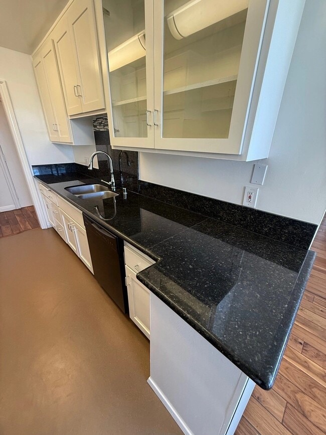 Foto del edificio - 11936 Darlington Ave