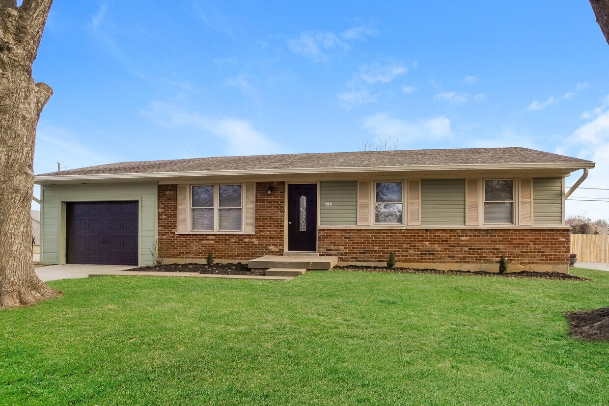 1702 Northaven Dr, Jeffersonville, IN 47130 House Rental in