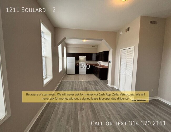 Building Photo - Large 4-Bedroom Soulard Apartment